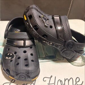 Batman toddler crocs